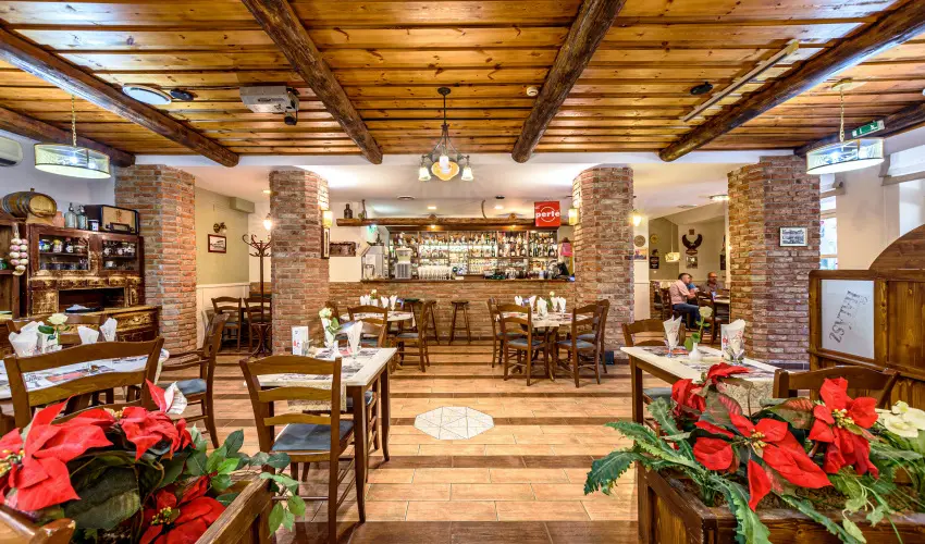 Hotel Ngy vszak Hajdszoboszl - Oktber 23. (min. 2 j)