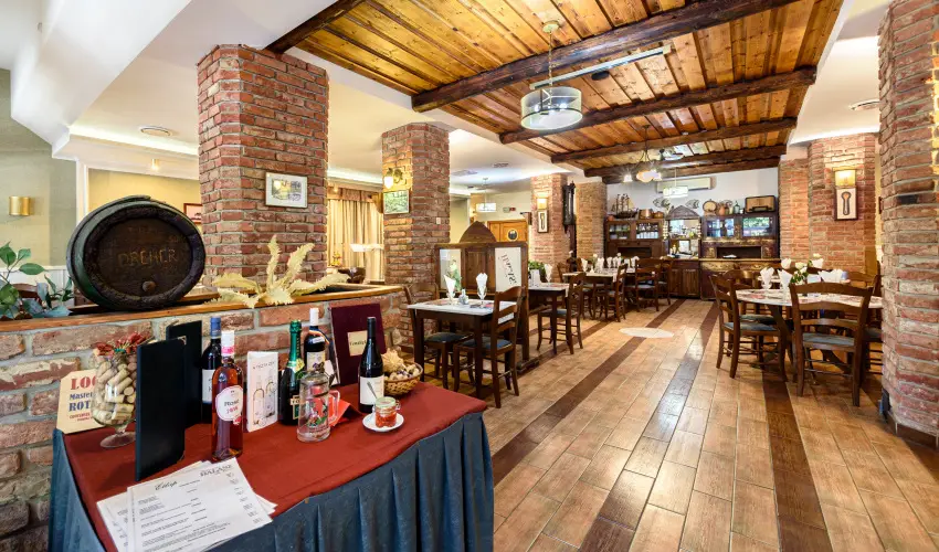 Hotel Ngy vszak Hajdszoboszl - Oktber 23. (min. 2 j)