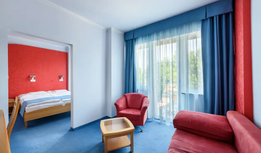 Hotel Ngy vszak Hajdszoboszl - Oktber 23. (min. 2 j)