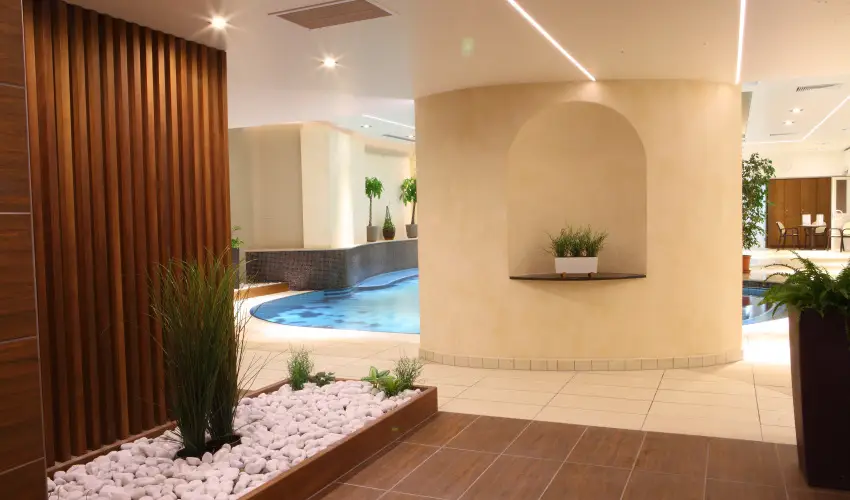 Palace Hotel  Hvz - Oktber 23. - teljes elrefizetssel