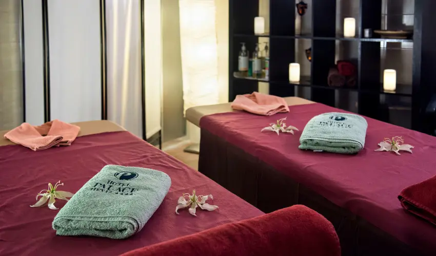 Palace Hotel  Hvz - Oktber 23. - teljes elrefizetssel