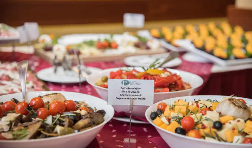 Palace Hotel  Hvz - Oktber 23. - teljes elrefizetssel