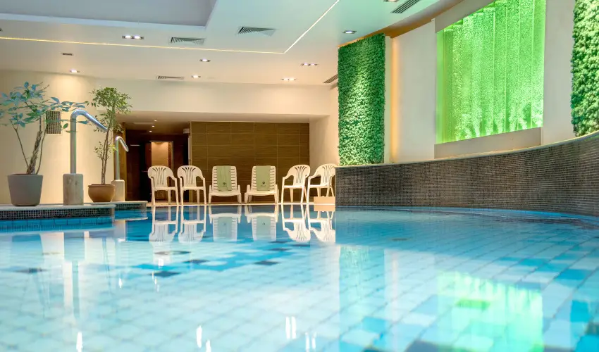 Palace Hotel  Hvz - Oktber 23. - teljes elrefizetssel