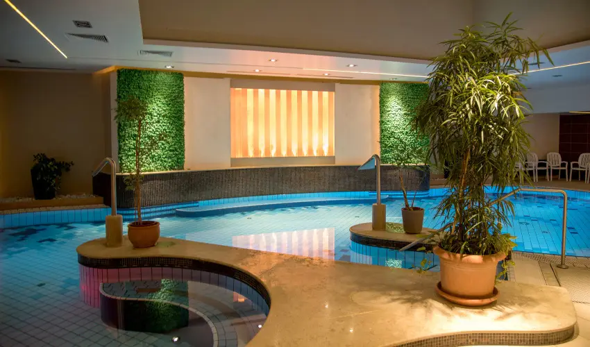 Palace Hotel  Hvz - Oktber 23. - teljes elrefizetssel