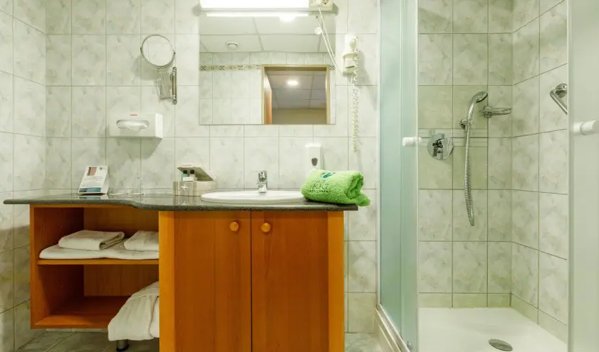 Palace Hotel  Hvz - Oktber 23. - teljes elrefizetssel