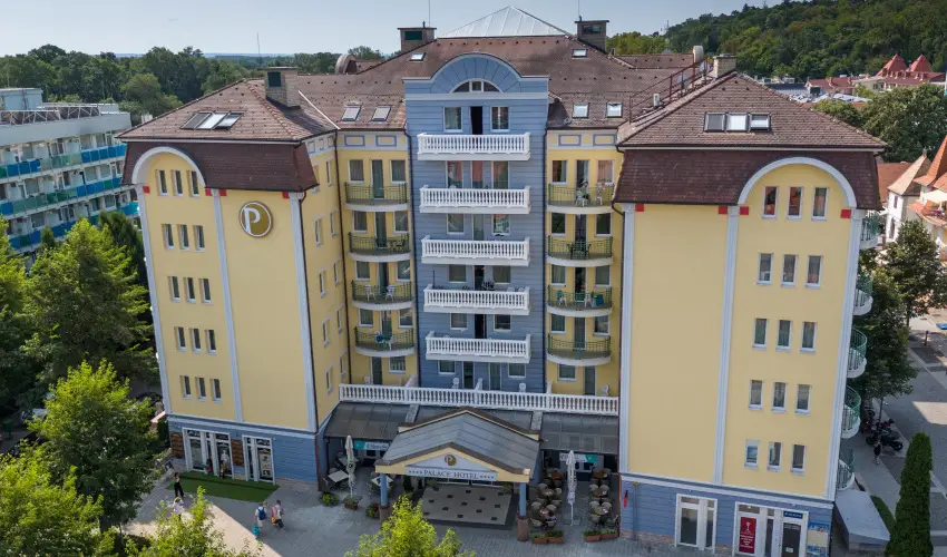 Palace Hotel  Hvz - Oktber 23. - teljes elrefizetssel