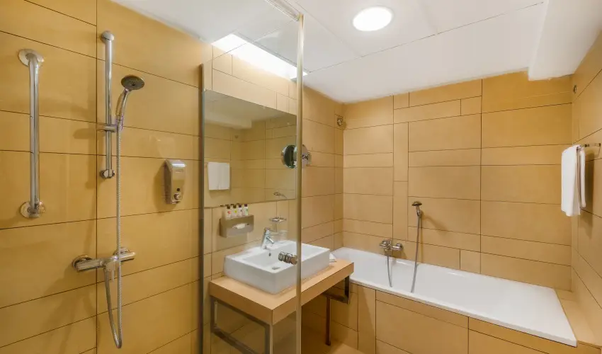 Park Inn by Radisson Srvr Resort & Spa Srvr - Oktber 23. (min. 3 j)