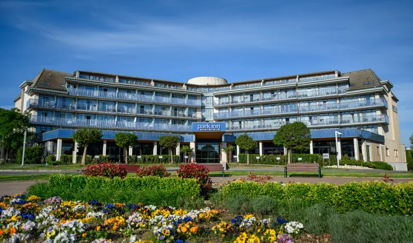 Park Inn by Radisson S�rv�r Resort & Spa S�rv�r - Okt�ber 23. (min. 3 �j)