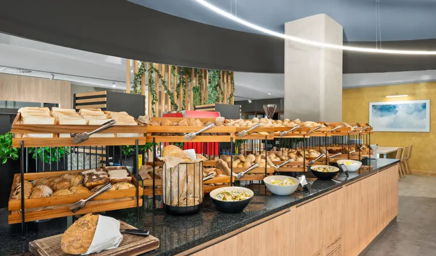 Park Inn by Radisson S�rv�r Resort & Spa S�rv�r - Okt�ber 23. (min. 3 �j)