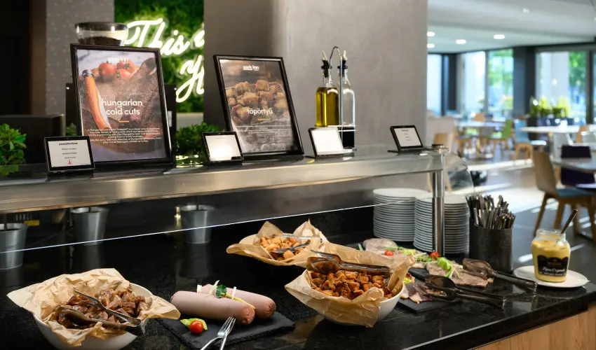 Park Inn by Radisson S�rv�r Resort & Spa S�rv�r - Okt�ber 23. (min. 3 �j)