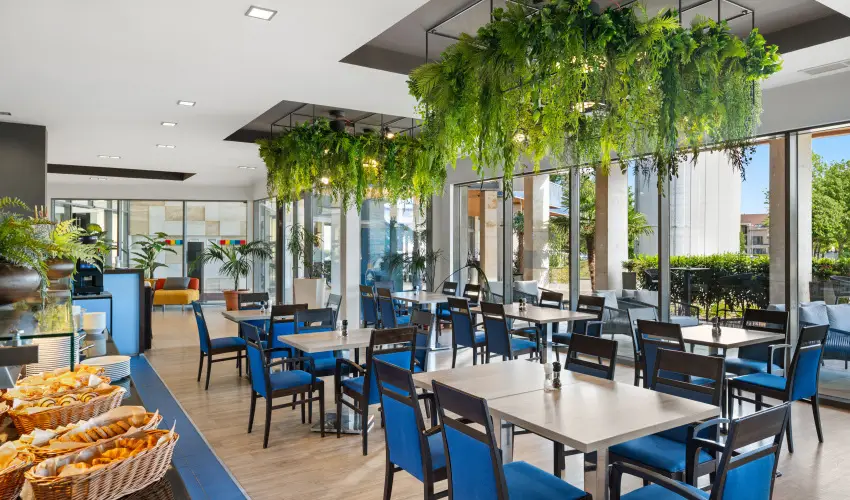 Park Inn by Radisson S�rv�r Resort & Spa S�rv�r - Okt�ber 23. (min. 3 �j)