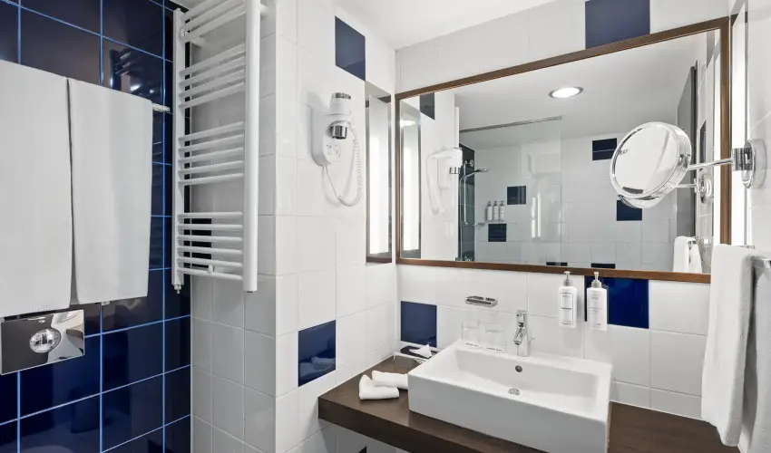 Park Inn by Radisson S�rv�r Resort & Spa S�rv�r - Okt�ber 23. (min. 3 �j)