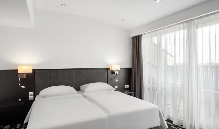 Park Inn by Radisson S�rv�r Resort & Spa S�rv�r - Okt�ber 23. (min. 3 �j)