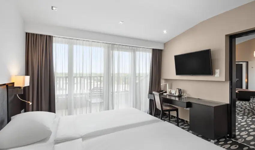 Park Inn by Radisson S�rv�r Resort & Spa S�rv�r - Okt�ber 23. (min. 3 �j)