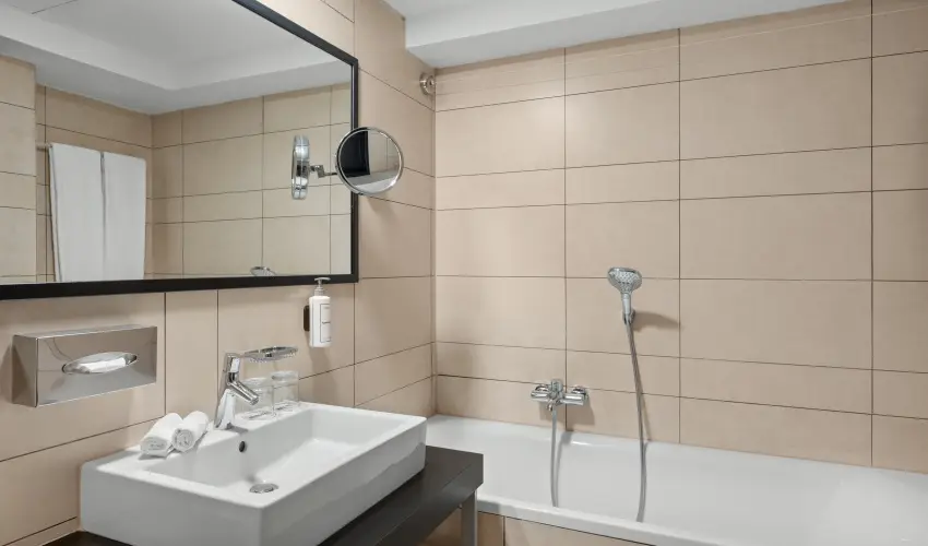 Park Inn by Radisson S�rv�r Resort & Spa S�rv�r - Okt�ber 23. (min. 3 �j)