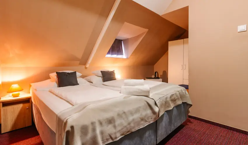 Hotel Unicornis Eger - Okt�ber 23.