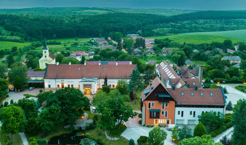 Hotel Vécsecity Hernádvécse - Október 23.