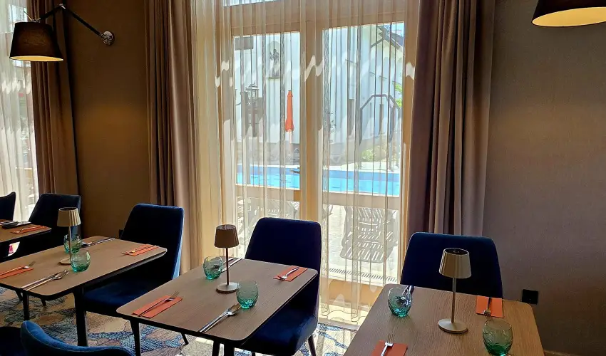 Hotel V�csecity Hern�dv�cse - Okt�ber 23. (min. 2 �j)