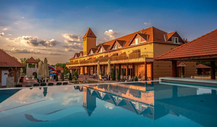 Term�l Hotel Vesta T�pi�szecs� - Okt�ber 23. (min. 2 �j)