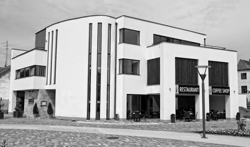 Hotel Vikt�ria S�rv�r - Okt�ber 23. (min. 2 �j)