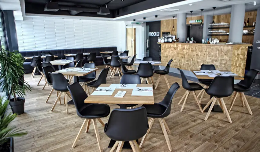 Hotel Viktria Srvr - Oktber 23. (min. 2 j)