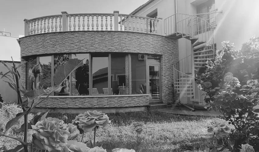 Hotel Vikt�ria S�rv�r - Okt�ber 23. (min. 2 �j)