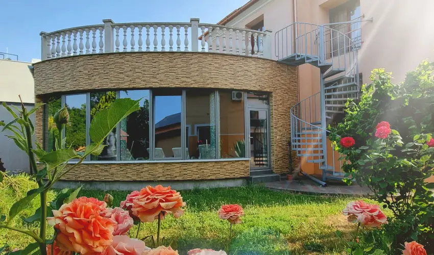 Hotel Viktria Srvr - Oktber 23. (min. 2 j)