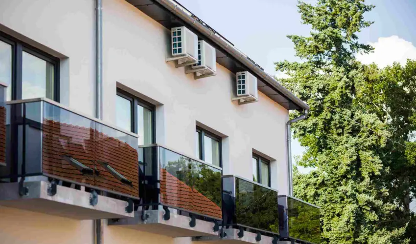 Hotel Viktria Srvr - Oktber 23. (min. 2 j)