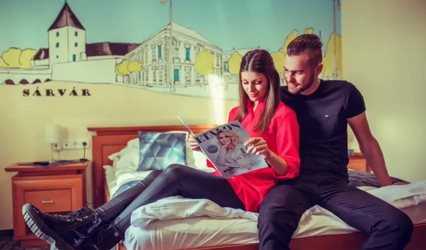 Hotel Viktria Srvr - Oktber 23. (min. 2 j)