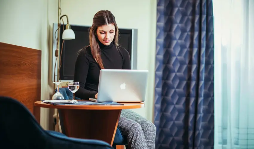 Hotel Viktria Srvr - Oktber 23. (min. 2 j)