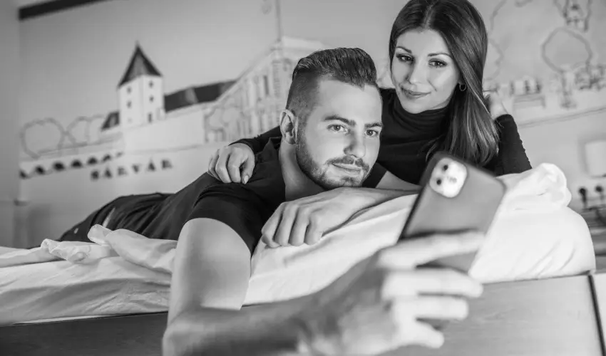 Hotel Vikt�ria S�rv�r - Okt�ber 23. (min. 2 �j)