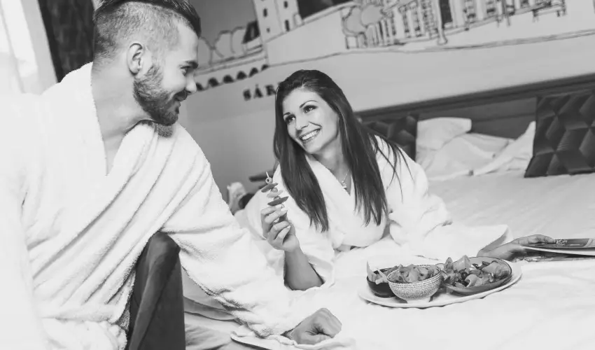 Hotel Vikt�ria S�rv�r - Okt�ber 23. (min. 2 �j)