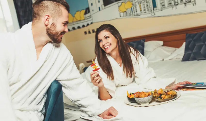 Hotel Viktria Srvr - Oktber 23. (min. 2 j)