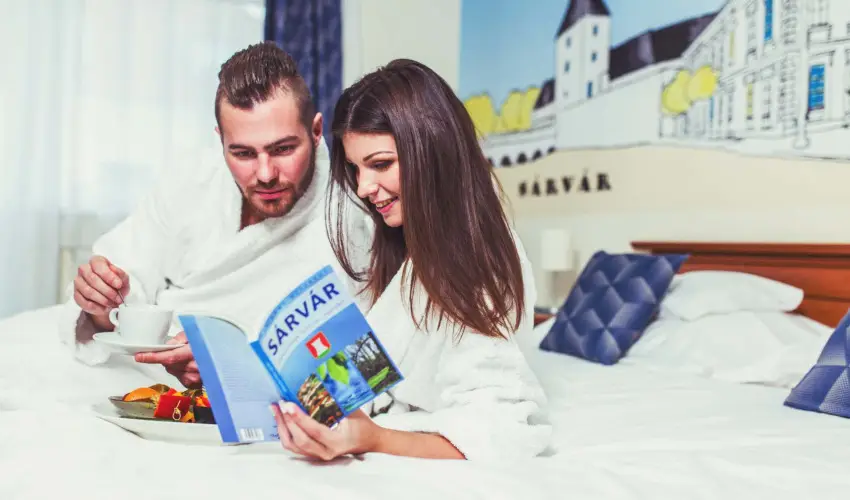 Hotel Viktria Srvr - Oktber 23. (min. 2 j)