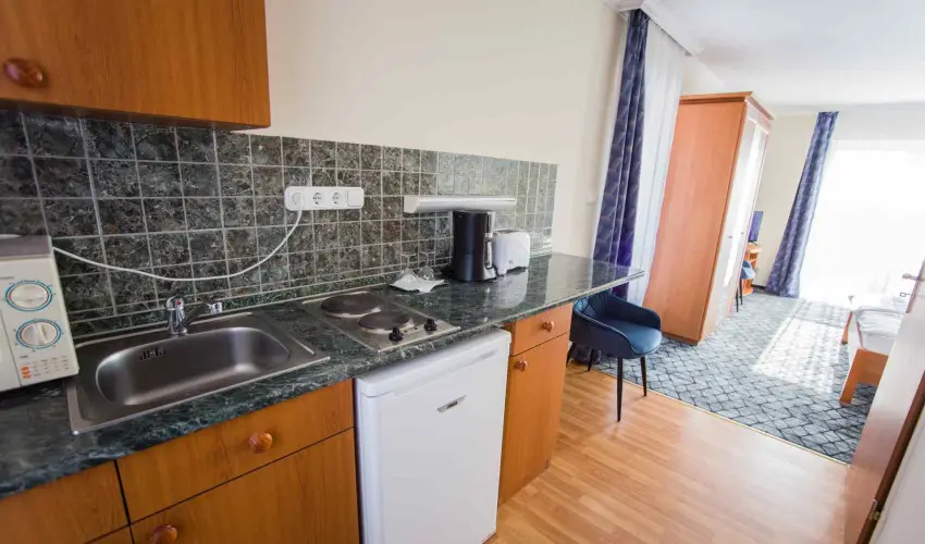 Hotel Vikt�ria S�rv�r - Okt�ber 23. (min. 2 �j)