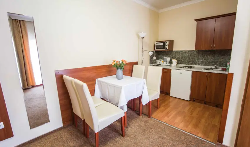 Hotel Vikt�ria S�rv�r - Okt�ber 23. (min. 2 �j)
