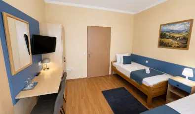 Hotel Vikt�ria S�rv�r