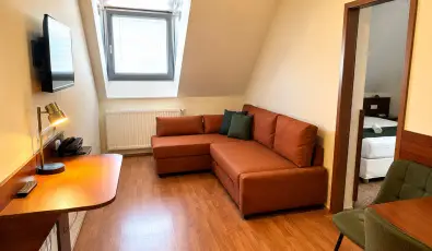 Hotel Vikt�ria S�rv�r