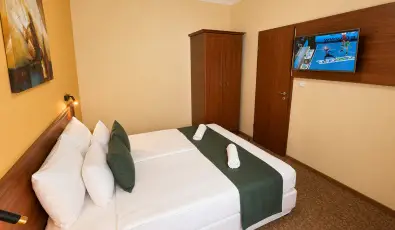Hotel Vikt�ria S�rv�r