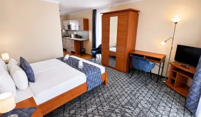 Hotel Vikt�ria S�rv�r