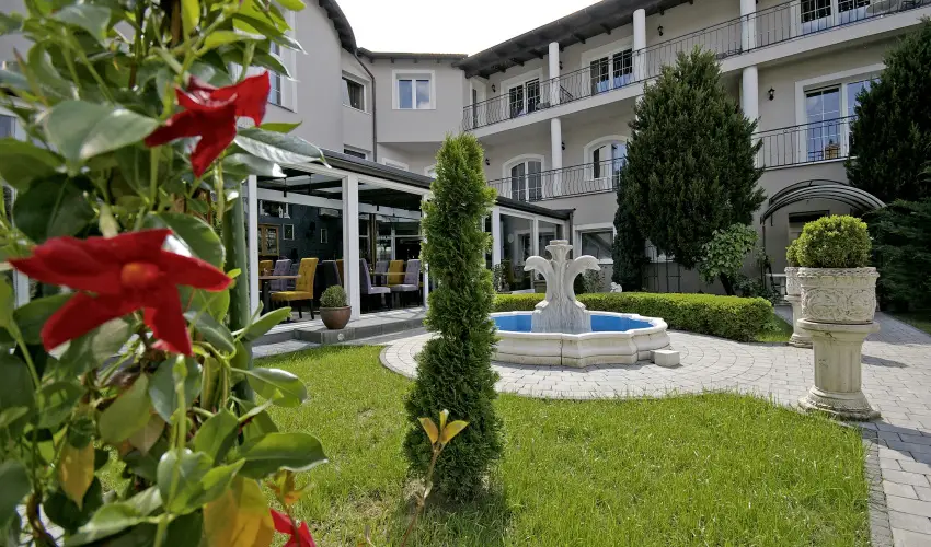 Hotel Xavin Hark�ny - Okt�ber 23.