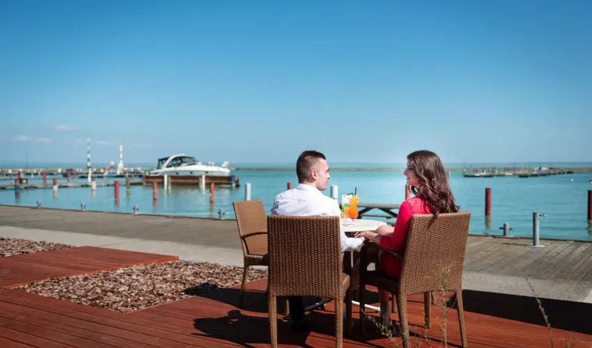 Hotel Yacht Wellness & Business Sifok - Oktber 23. (min. 3 j)