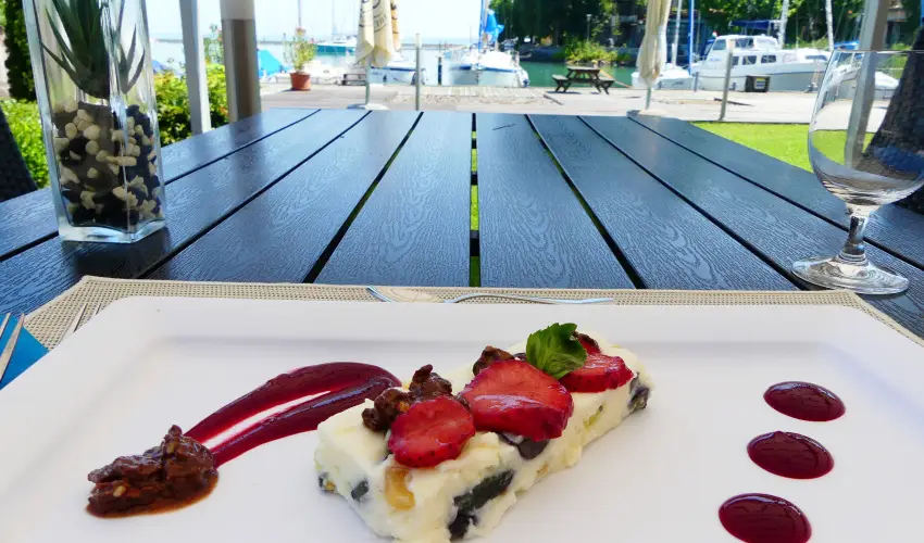 Hotel Yacht Wellness & Business Sifok - Oktber 23. (min. 3 j)