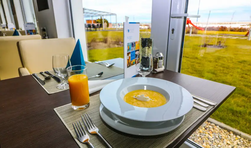 Hotel Yacht Wellness & Business Sifok - Oktber 23. (min. 3 j)