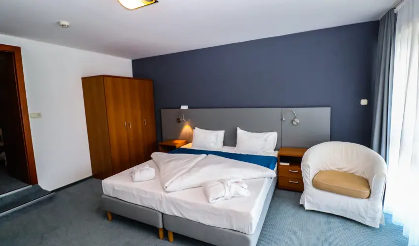 Hotel Yacht Wellness & Business Sifok - Oktber 23. (min. 3 j)