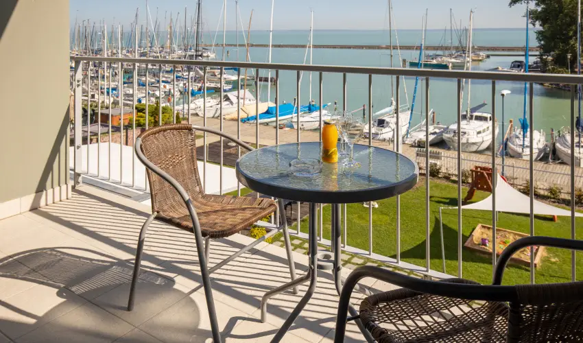 Hotel Yacht Wellness & Business Sifok - Oktber 23. (min. 3 j)