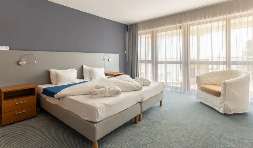 Hotel Yacht Wellness & Business Sifok - Oktber 23. (min. 3 j)