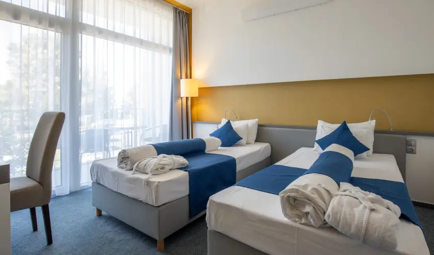 Hotel Yacht Wellness & Business Sifok - Oktber 23. (min. 3 j)