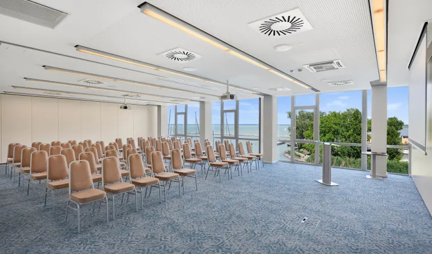 Hotel Yacht Wellness & Business Si�fok - Okt�ber 23. (min. 2 �j)