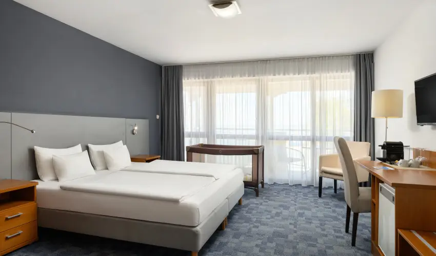 Hotel Yacht Wellness & Business Si�fok - Okt�ber 23. (min. 2 �j)